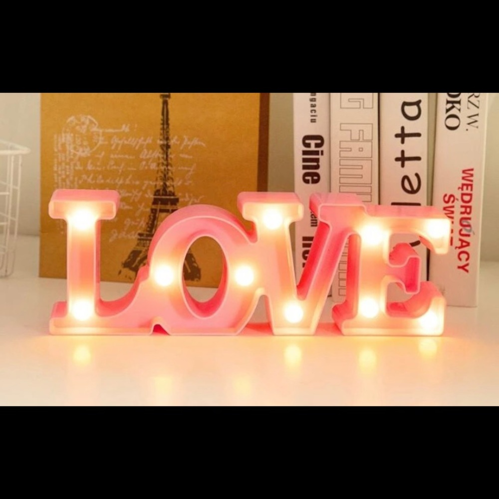 {NWT} Pink Decorative “Love” Design Light